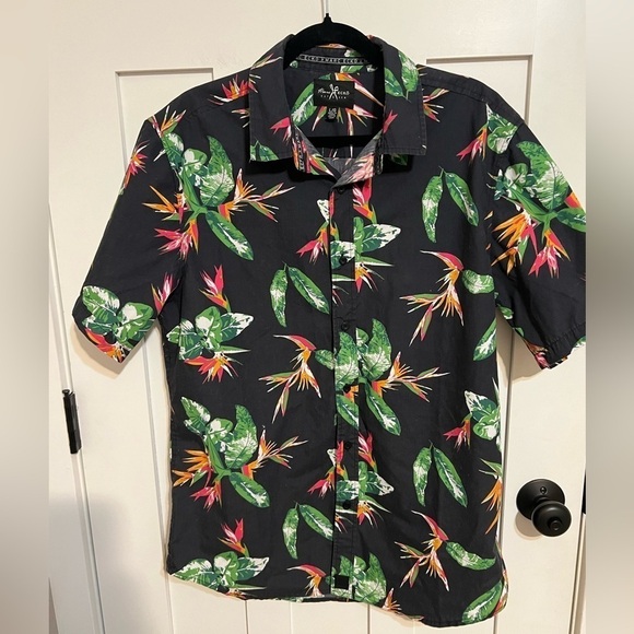 Marc Ecko button up shirt, bird of paradise Size L Hawaiian Short Sleeve - Picture 1 of 6
